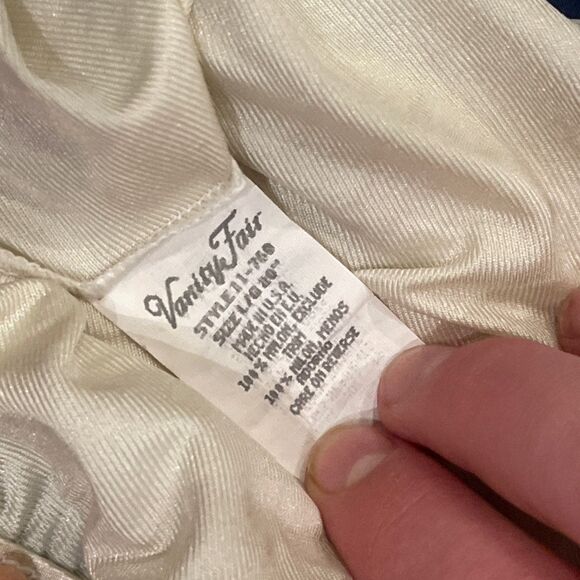 Lot of 4 Vintage slip skirts half slips, Vaniry Fair, Lorraine, Montgomery Ward - Picture 4 of 16